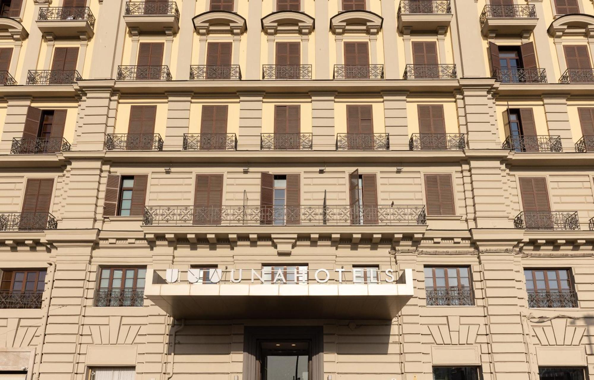 Una Hotels Napoli 4* Nápoles